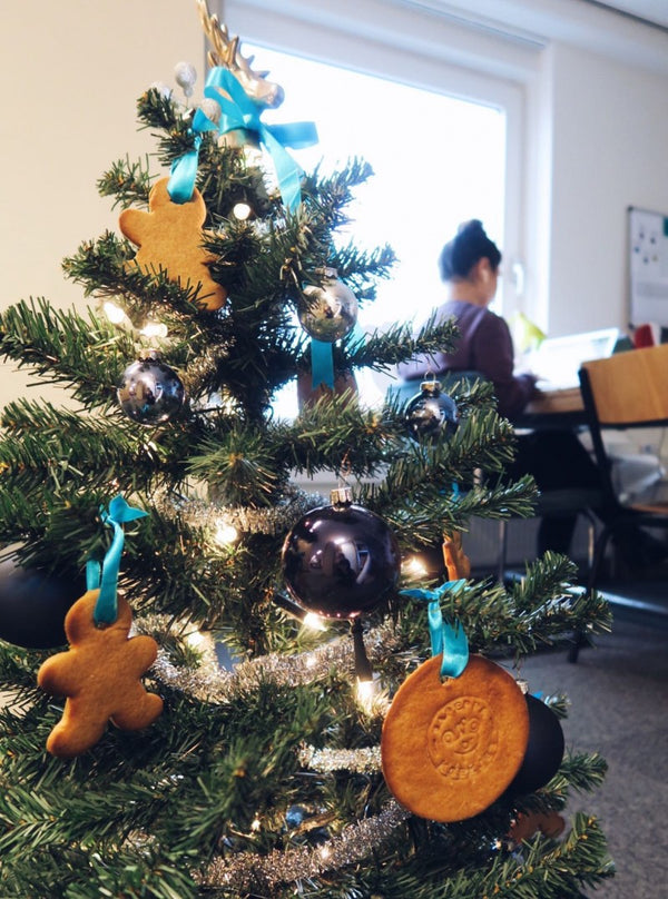 kerstkoekjes in de kerstboom